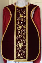 Red Roman Vestment 8187